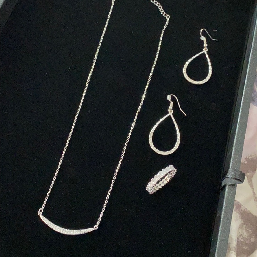 Parklane Silver And Crystal Jewelry Set 30$